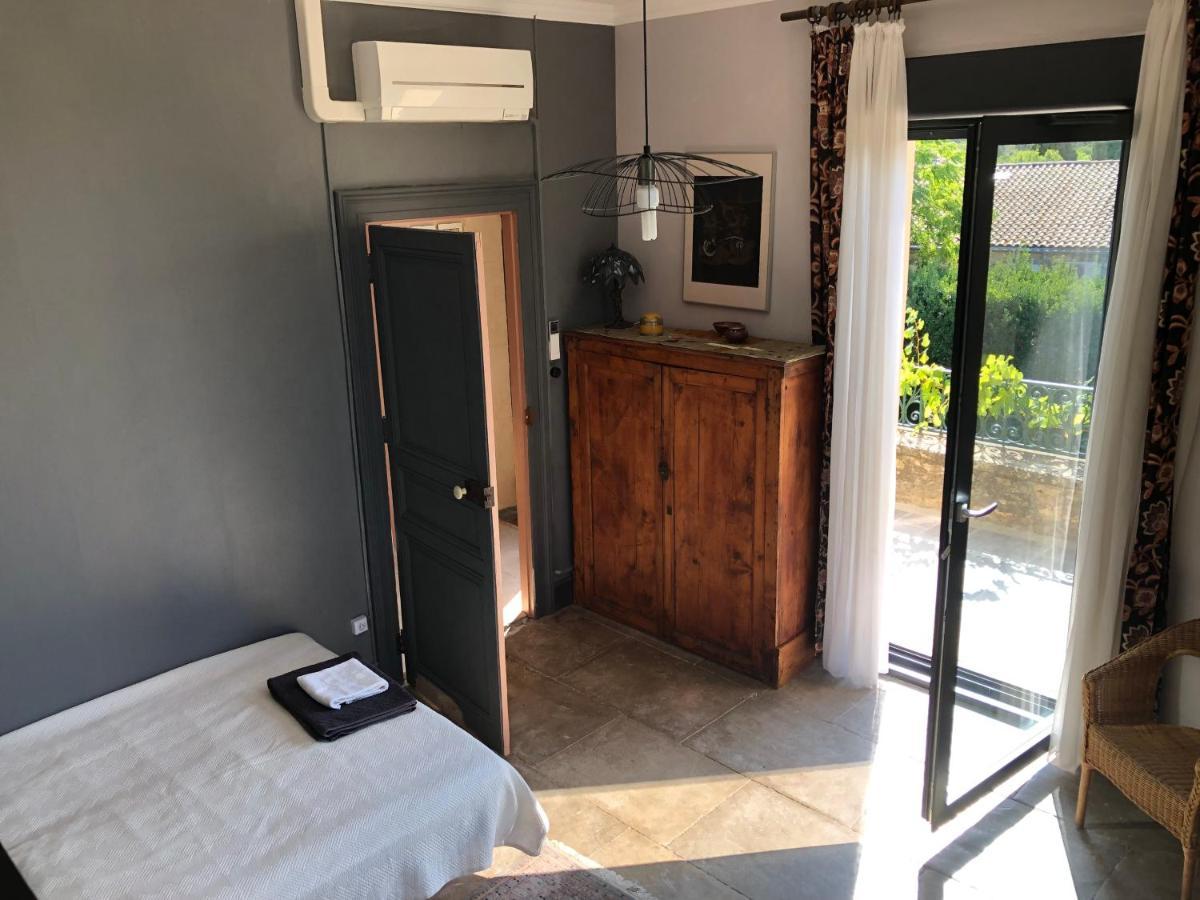 Maison au calme au coeur de village Saint-Georges-dʼOrques Extérieur photo